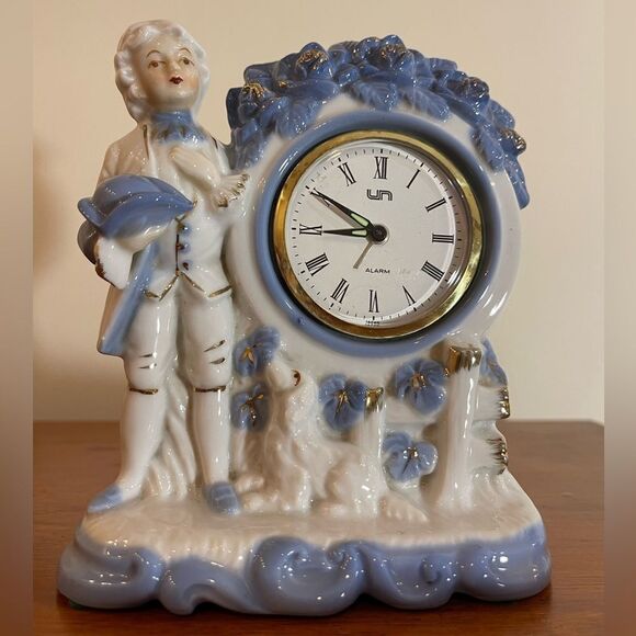 Vintage Victorian style mantle clock || Made in Japan || Blue and white doll - Picture 12 of 12